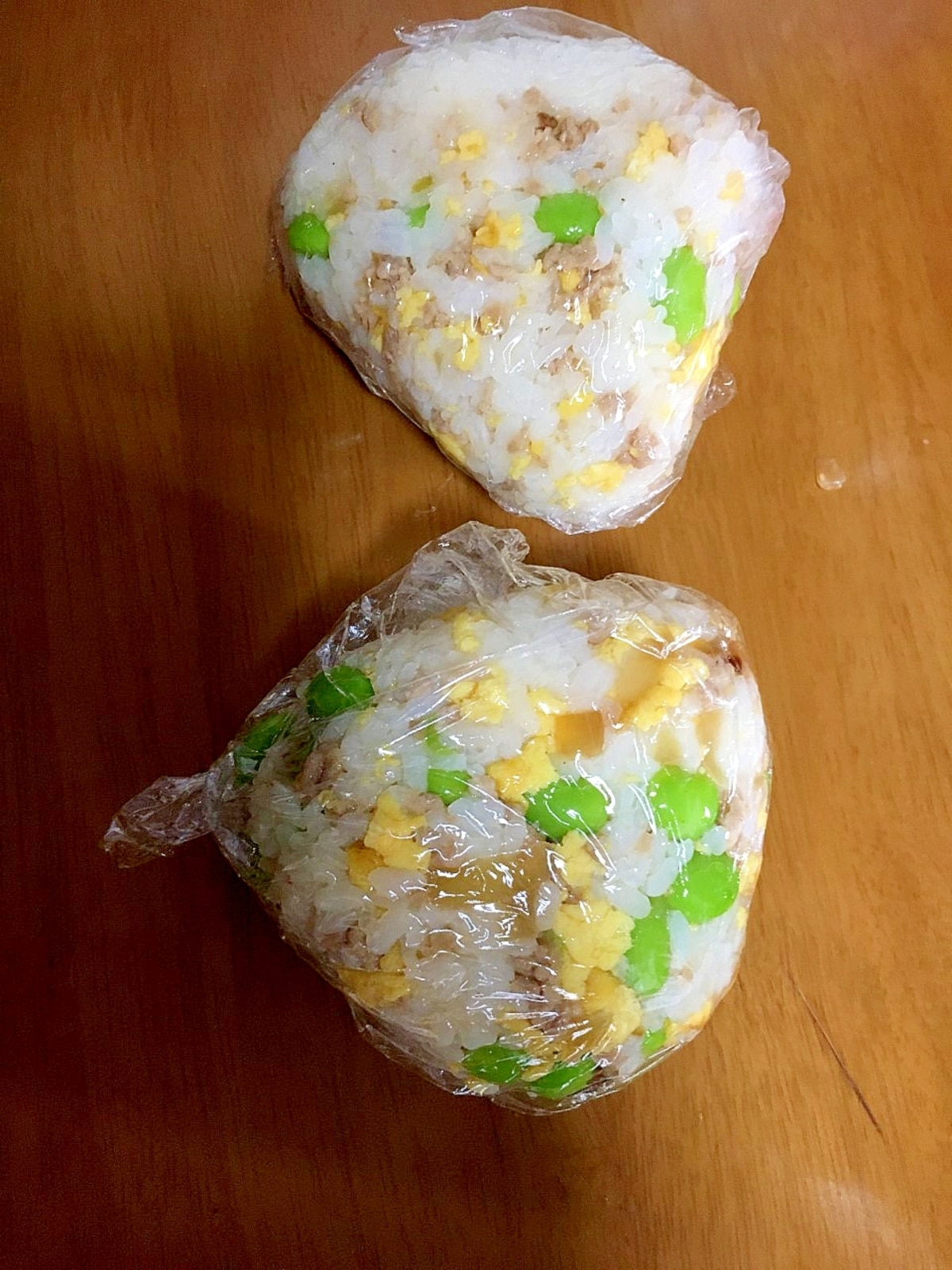 そぼろと卵と枝豆のおにぎり レシピ 作り方 By Toku Jiro 0707 楽天レシピ そぼろと卵と枝豆のおにぎり レシピ 作り方 By Toku Jiro 0707 楽天レシピ